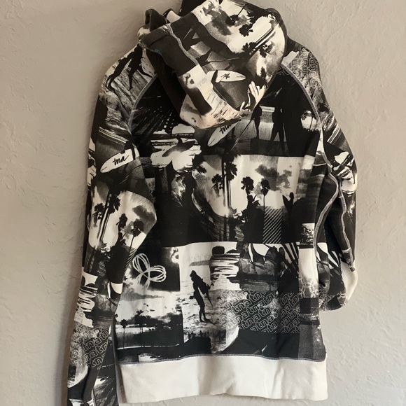 Aritzia Hooded Fleece Sweatshirt - Picture 3 of 3